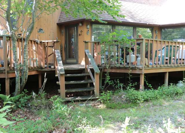 Property at 110R Bloomingdale Rd, Waterford, CT 06375, 3 beds, 2.5 baths