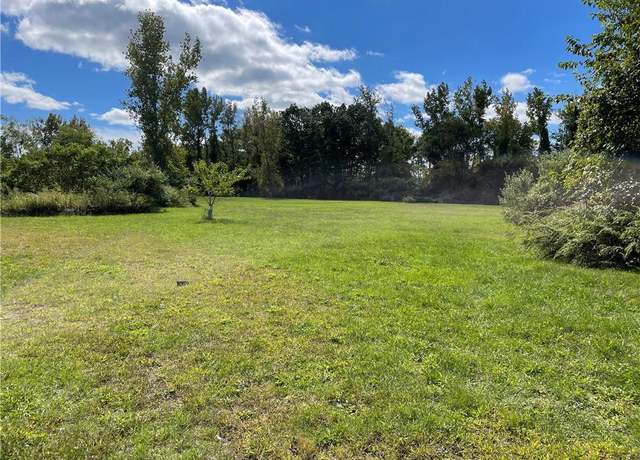 Property at 71 Leonardo Dr, North Haven, CT 06473