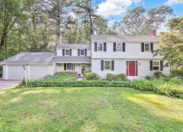 Property at 25 Highwood Dr, Avon, CT 06001, 4 beds, 2.5 baths
