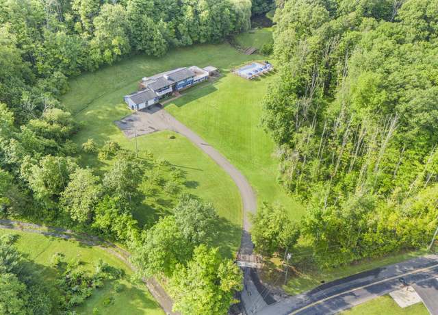 Property at 408 Stage Coach Rd, Durham, CT 06422, 5 beds, 2.5 baths
