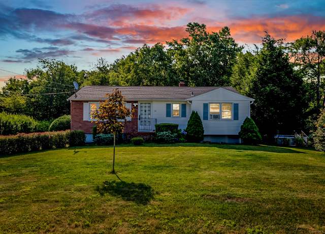 Property at 10 Colonial Dr, Prospect, CT 06712, 3 beds, 1 bath