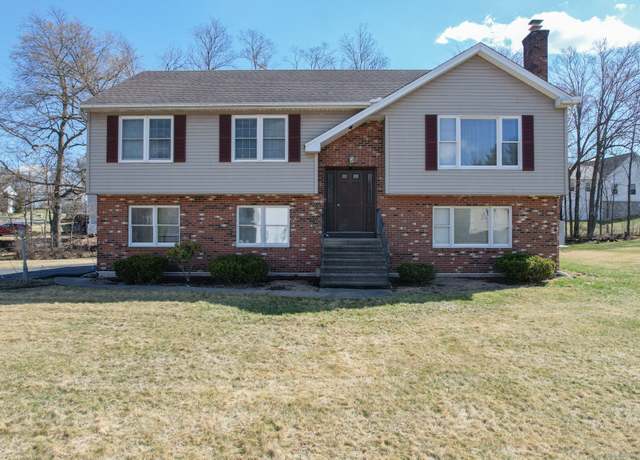 Property at 28 Redwood Ln, Berlin, CT 06023, 3 beds, 2 baths