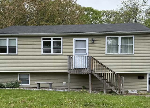 Property at 211 Roanoak Ave, Windham, CT 06226, 4 beds, 1 bath