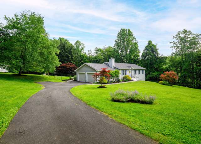 Property at 48 Bear Mountain Rd, Danbury, CT 06811, 3 beds, 2 baths