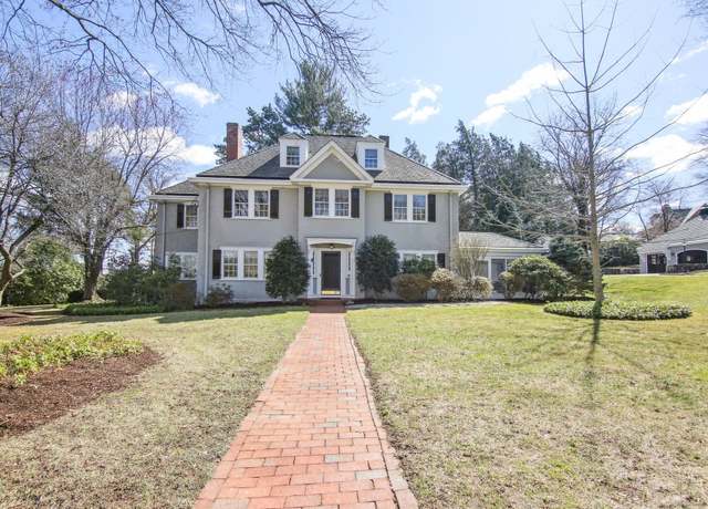 Property at 35 Bloomfield Ave, Hartford, CT 06105, 6 beds, 4 baths