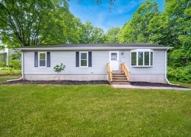 Property at 253 Cook Hill Rd, Wallingford, CT 06492, 4 beds, 3 baths