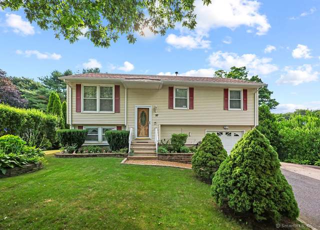 Property at 97 Celentano Dr, Naugatuck, CT 06770, 3 beds, 1.5 baths
