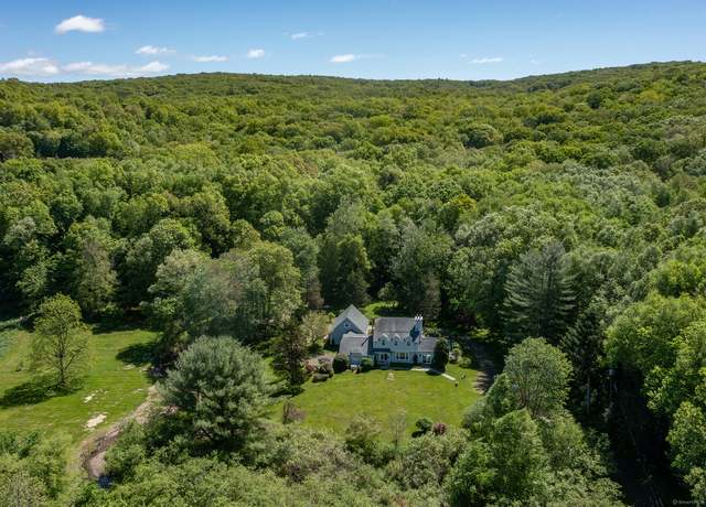 Property at 286 South St, Roxbury, CT 06783, 5 beds, 4 baths