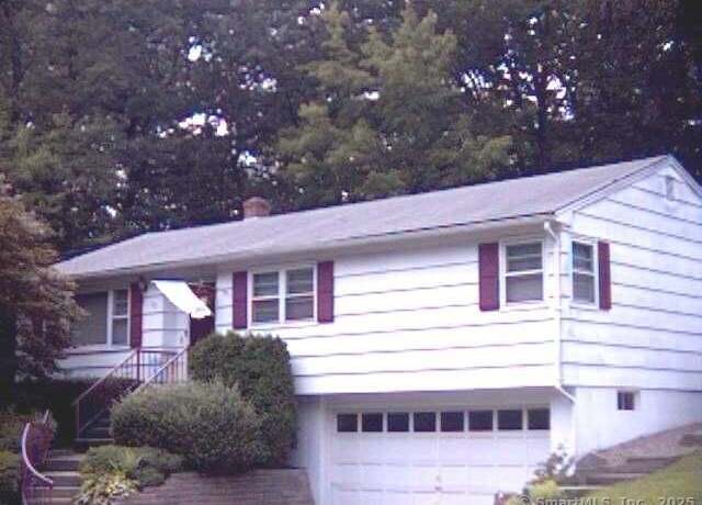 Property at 22 Kindle Ln, Derby, CT 06418, 3 beds, 1.5 baths