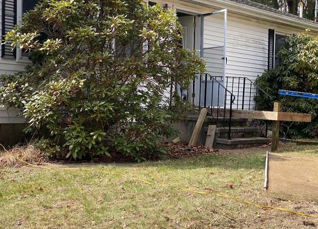 Property at 278 New London Rd, Colchester, CT 06415, 2 beds, 1 bath