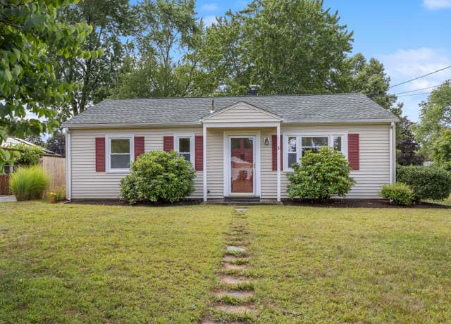 Property at 31 Laurel Rd, Windsor Locks, CT 06096, 3 beds, 1 bath