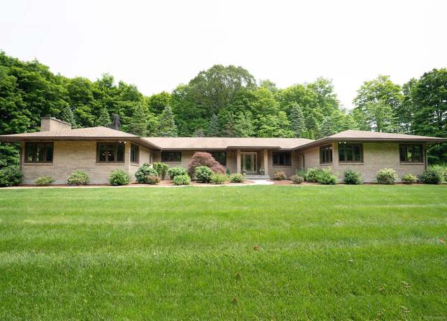 Property at 70R Tri Mountain Rd, Durham, CT 06422, 6 beds, 5 baths