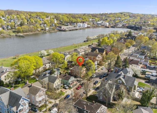Property at 77 E Pearl St, New Haven, CT 06513, 4 beds, 3.5 baths