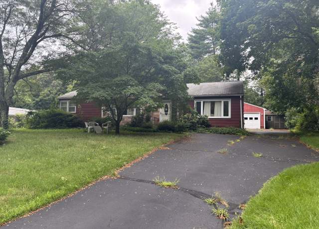 Property at 22 Girard Ave, Farmington, CT 06032, 3 beds, 1 bath