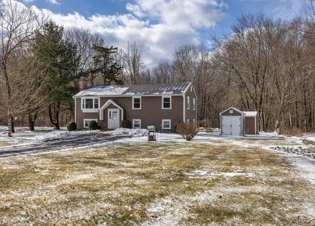 Property at 19 Hillcrest Hts, Lebanon, CT 06249, 3 beds, 1.5 baths