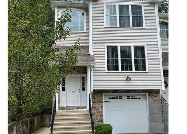 Property at 21 Old Oak Dr #21, Brookfield, CT 06804, 3 beds, 3.5 baths