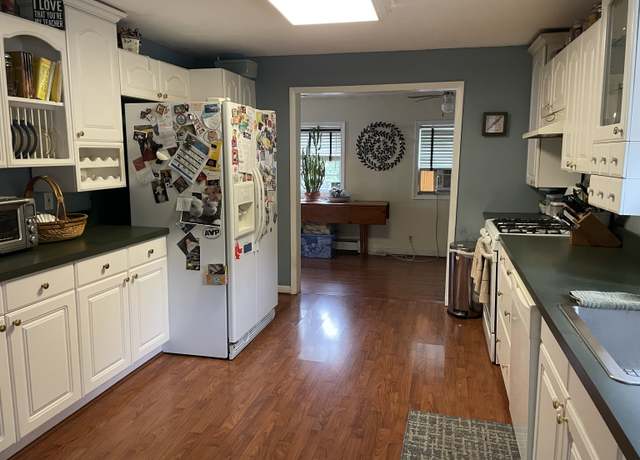 Property at 78 Elizabeth Ave, Stamford, CT 06907, 4 beds, 2 baths