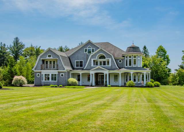Property at 562 Upper Grassy Hill Rd, Woodbury, CT 06798, 4 beds, 3.5 baths