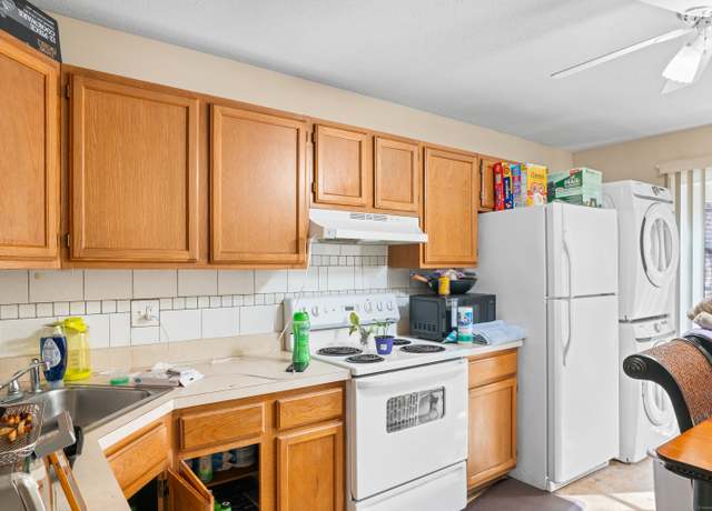 Property at 541 Pierpont Rd Apt 9, Waterbury, CT 06705, 1 bed, 1 bath