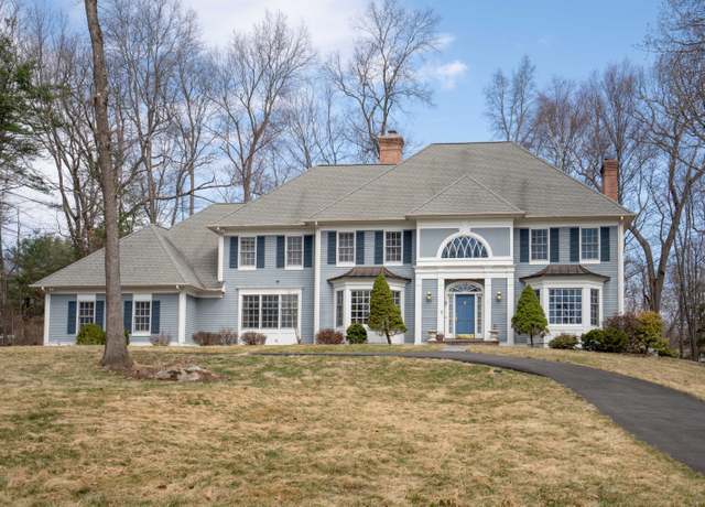 Property at 7 Brighton Ln, Simsbury, CT 06070, 4 beds, 5 baths
