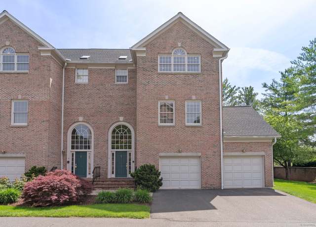 Property at 2 Governors Row #2, West Hartford, CT 06117, 3 beds, 3.5 baths