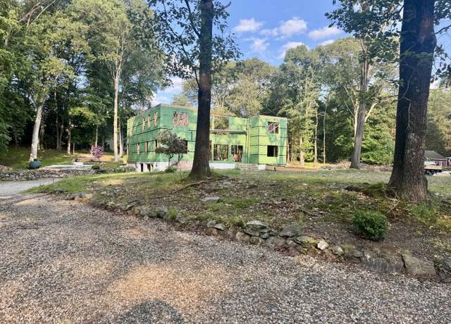 Property at 53 Deerfield Dr, Stamford, CT 06903, 5 beds, 5.5 baths