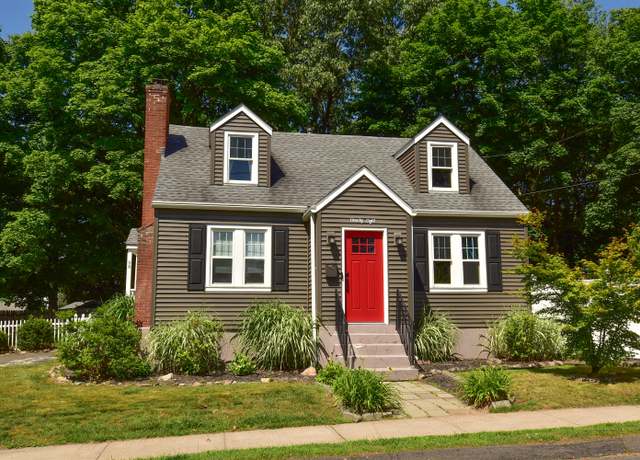 Property at 98 Lyness St, Manchester, CT 06040, 3 beds, 1 bath