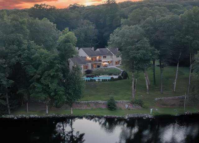 Property at 13 Cove Rd, Brookfield, CT 06804, 5 beds, 5 baths