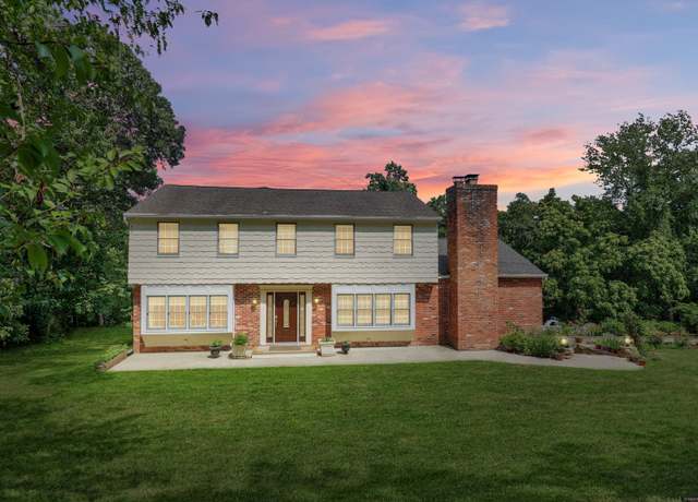 Property at 11 Ariel Rd, Woodbridge, CT 06525, 4 beds, 3.5 baths