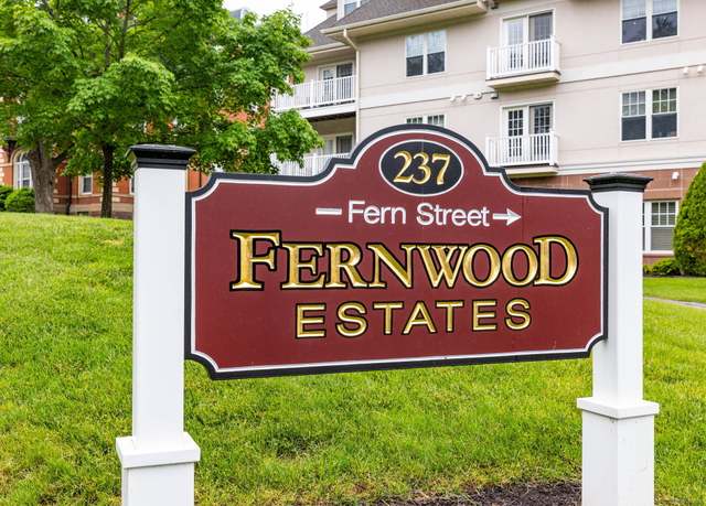 Property at 237 Fern St Apt 206W, West Hartford, CT 06119, 2 beds, 2 baths