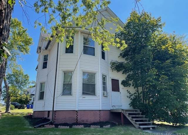 Property at 760 Trout Brook Dr, West Hartford, CT 06119, 5 beds, 2 baths