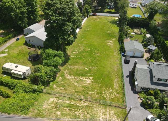 Property at 274 Cedarwood Ln, Newington, CT 06111