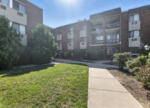 Property at 958 High Path Rd #958, Windsor, CT 06095, 2 beds, 1.5 baths