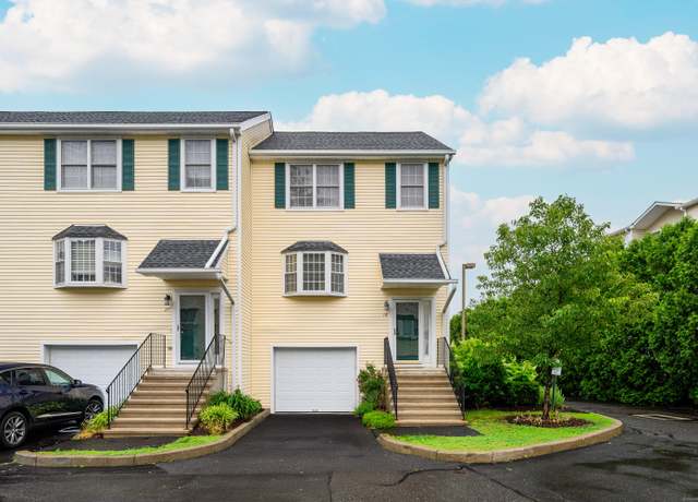 Property at 22 Main St Unit 4-28, Danbury, CT 06810, 2 beds, 1.5 baths