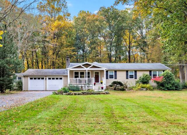 Property at 203 Wildflower Ln, Fairfield, CT 06824, 5 beds, 3.5 baths