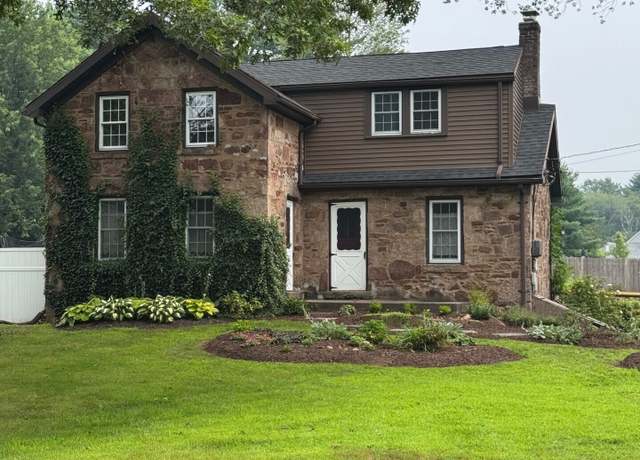Property at 200 Firetown Rd, Simsbury, CT 06070, 3 beds, 1.5 baths
