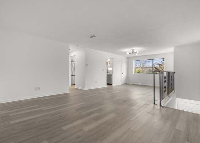 Property at 55 Thompson St Apt 13C, East Haven, CT 06513, 2 beds, 1 bath