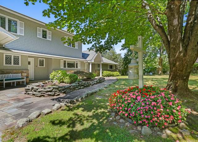 Property at 132 Merrimac Dr, Trumbull, CT 06611, 6 beds, 6 baths