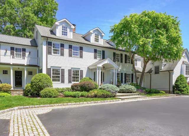 Property at 152 Long Lots Rd, New Canaan, CT 06840, 5 beds, 5 baths