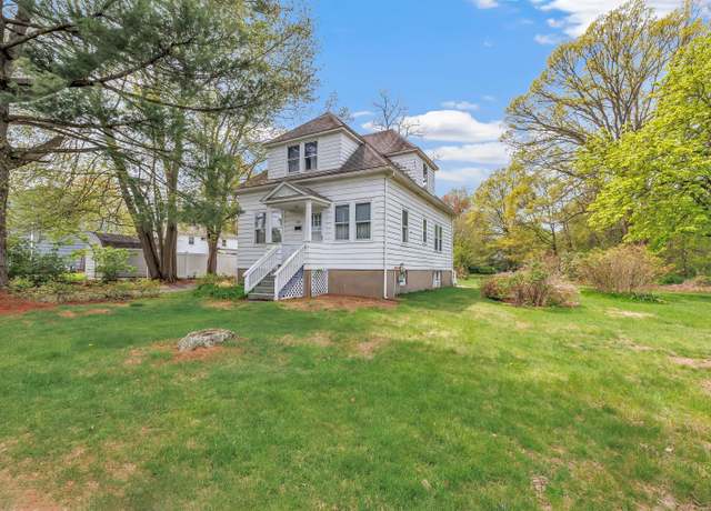 Property at 2803 Broadbridge Ave, Stratford, CT 06614, 4 beds, 1.5 baths