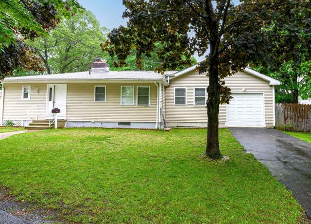 Property at 92 Blakeslee Ave, North Haven, CT 06473, 3 beds, 2 baths