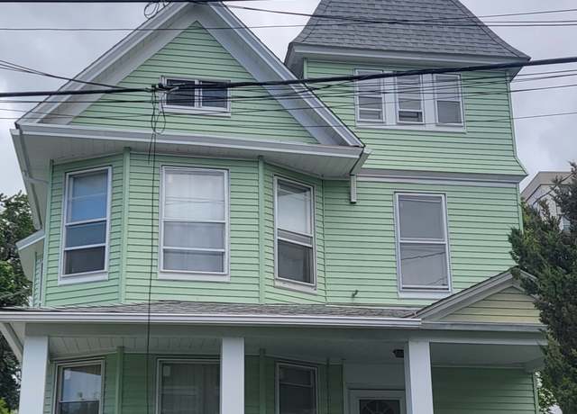 Property at 45 Washington Pl, Bridgeport, CT 06604, 5 beds, 1.5 baths