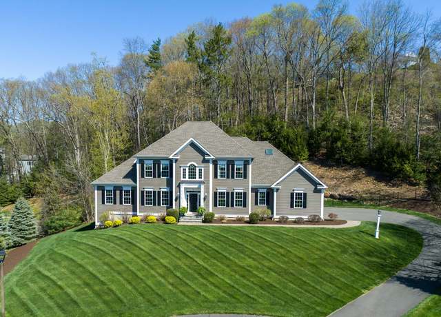 Property at 44 W Hills Dr, Avon, CT 06001, 5 beds, 4.5 baths