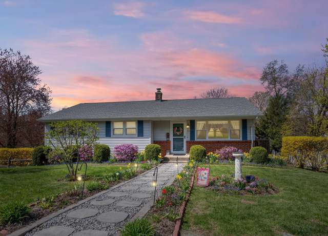 Property at 72 Lockwood Dr, Watertown, CT 06795, 3 beds, 1.5 baths