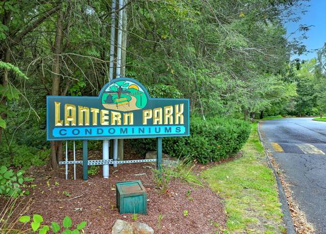 Property at 65 Round Tree Dr #5, Naugatuck, CT 06770, 3 beds, 1.5 baths