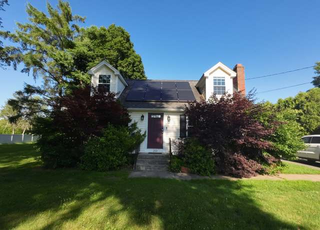 Property at 253 East Rd, East Windsor, CT 06016, 4 beds, 2 baths