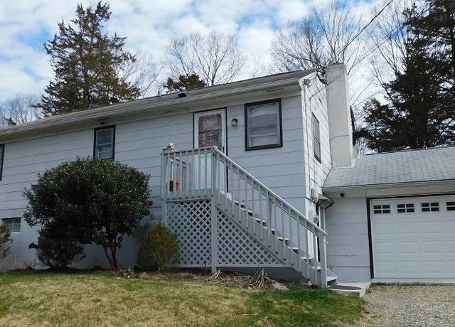 Property at 381 Bennetts Farm Rd, Ridgefield, CT 06877, 3 beds, 1 bath