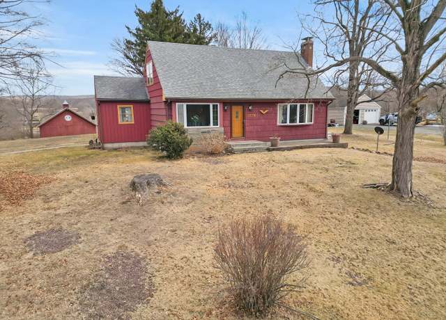 Property at 177R Main St, Durham, CT 06422, 3 beds, 1.5 baths
