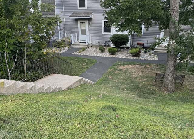 Property at 123 Brittany Farms Rd Apt C, New Britain, CT 06053, 3 beds, 2.5 baths
