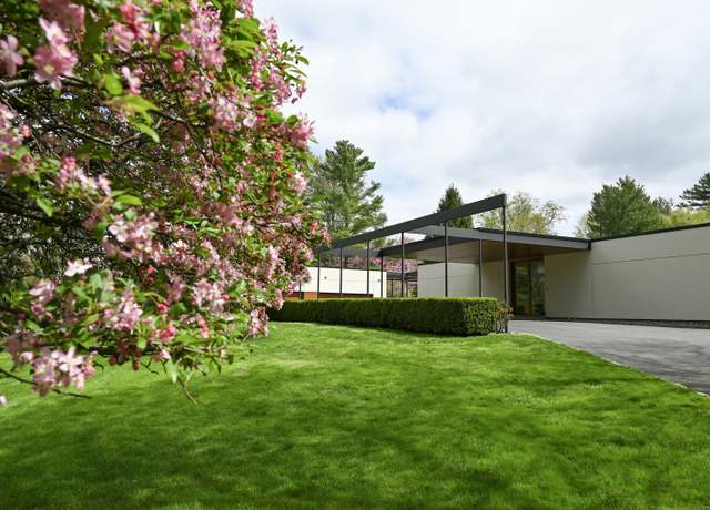 Property at 931 Ponus Rdg, New Canaan, CT 06840, 5 beds, 4.5 baths